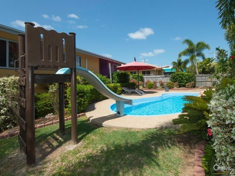 17 Seacove Court, Eimeo QLD 4740
