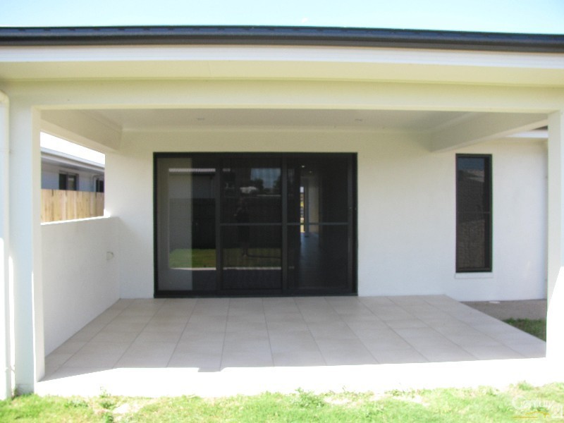 16 Yatay Street, Eimeo QLD 4740