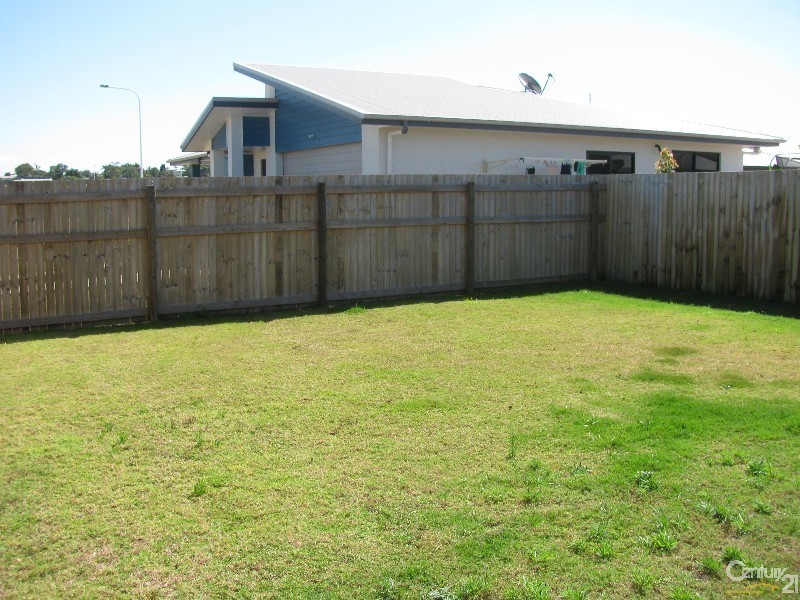 16 Yatay Street, Eimeo QLD 4740