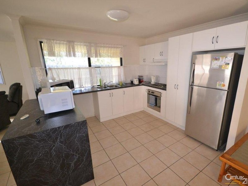 4/63 Oliver Mews, Moranbah QLD 4744