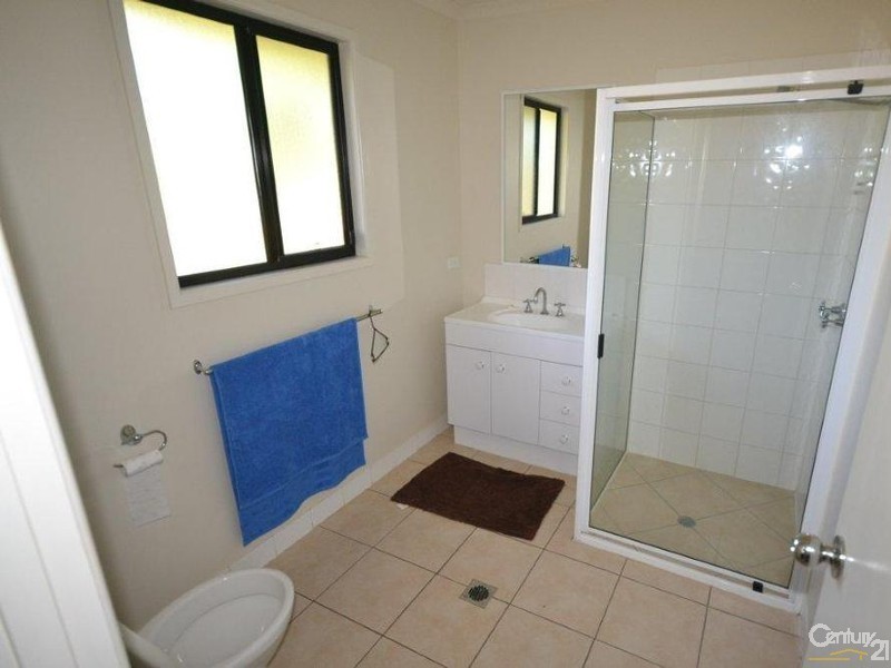 4/63 Oliver Mews, Moranbah QLD 4744