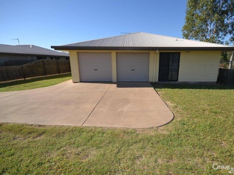 4/63 Oliver Mews, Moranbah QLD 4744