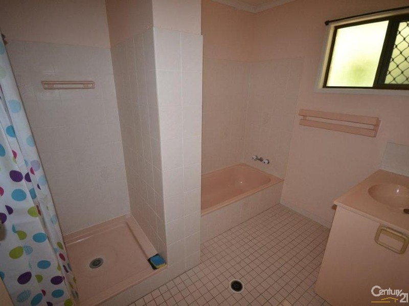 6 Hill End Road, Glenella QLD 4740