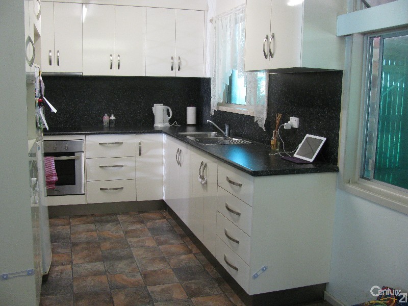 25914 Peak Downs Highway, Alexandra QLD 4740