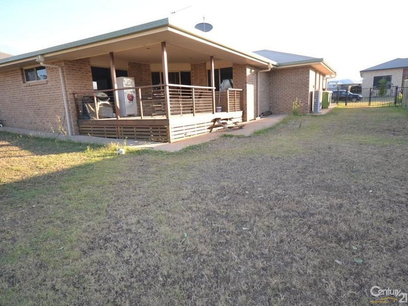 24 Anderson Court, Moranbah QLD 4744