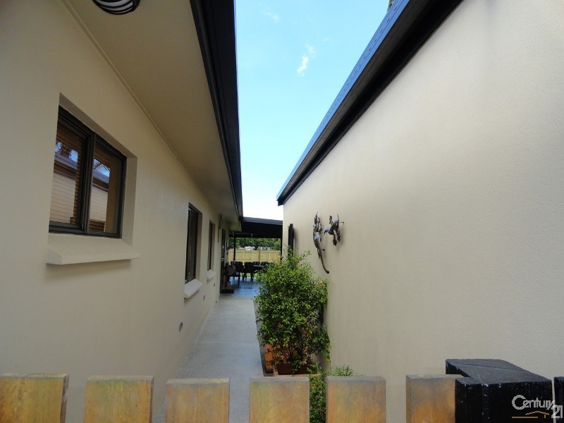 11 Hartog Street, Andergrove QLD 4740