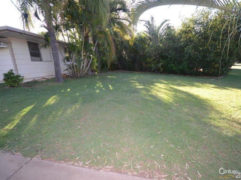 10 Maitland Street, Moranbah QLD 4744