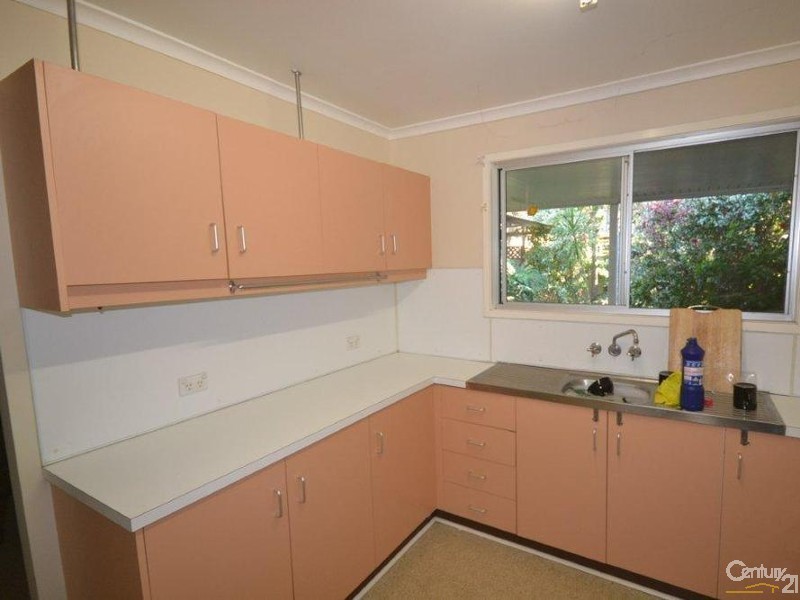 10 Maitland Street, Moranbah QLD 4744