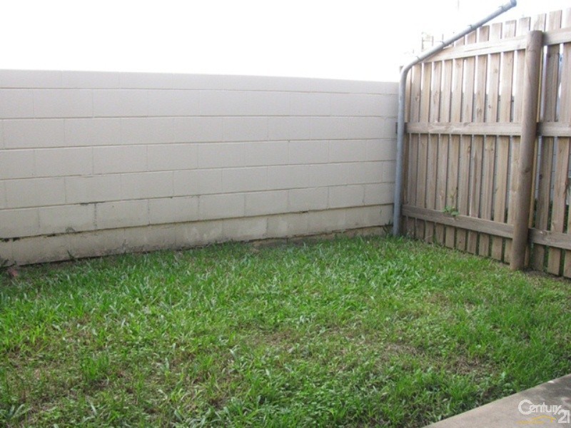 2/63  Milton Street, Mackay QLD 4740