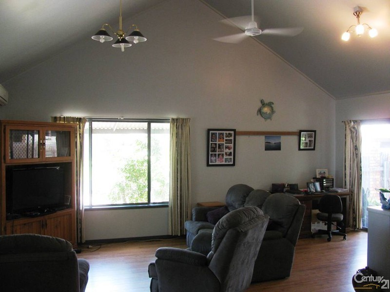 61 Amhurst Street, Slade Point QLD 4740