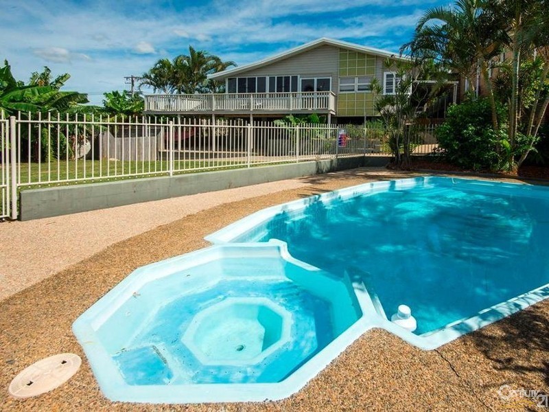 6 Norris Road, Mount Pleasant QLD 4740