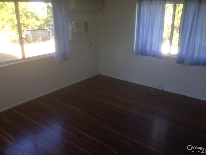 10 Eales Street, Dysart QLD 4745