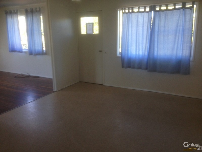 10 Eales Street, Dysart QLD 4745