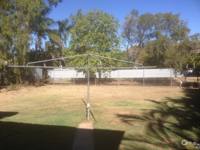 10 Eales Street, Dysart QLD 4745