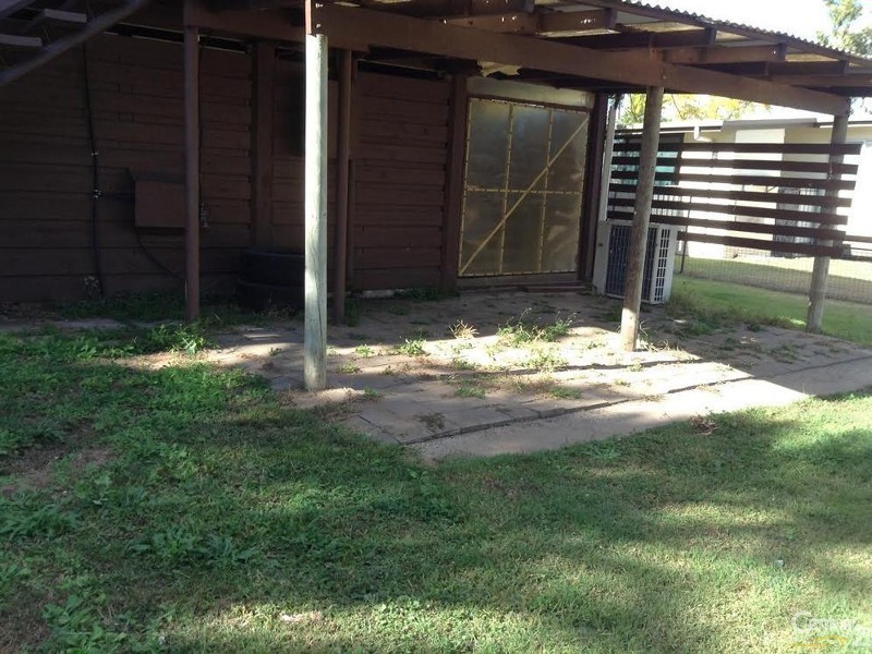 10 Eales Street, Dysart QLD 4745