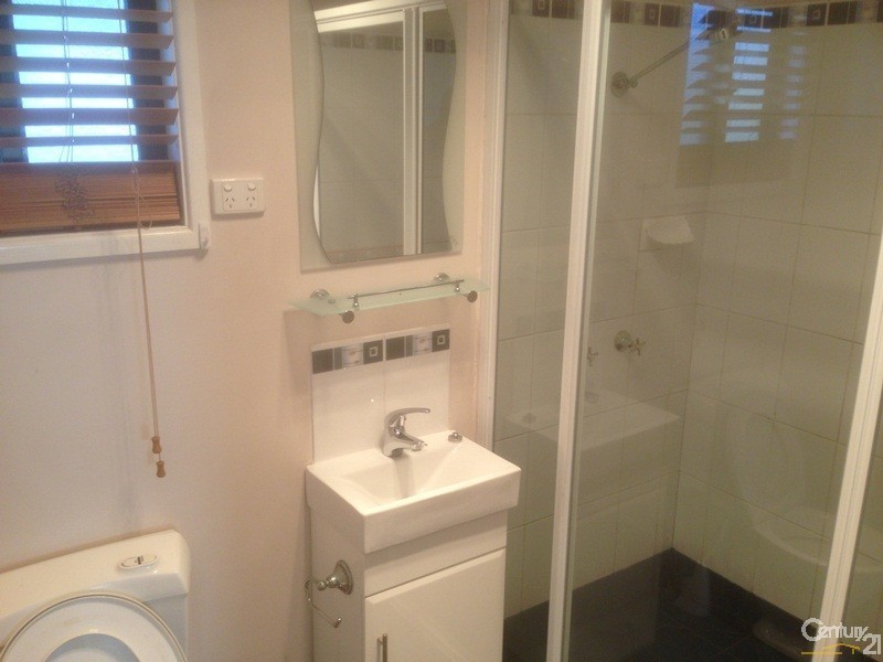 16 Macdonald Street, Dysart QLD 4745