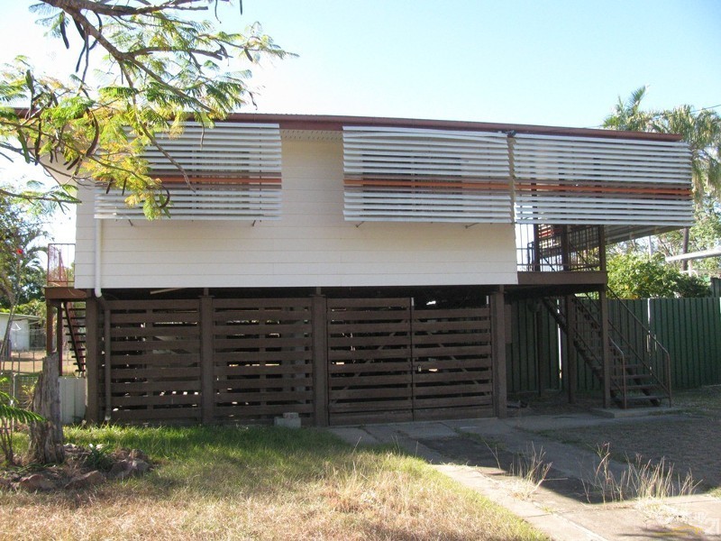 15 Brock Crescent, Dysart QLD 4745