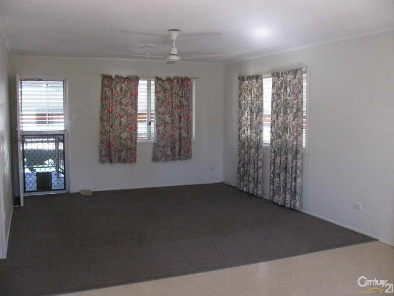15 Brock Crescent, Dysart QLD 4745