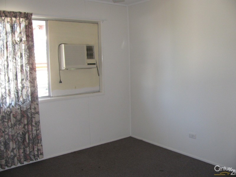 15 Brock Crescent, Dysart QLD 4745