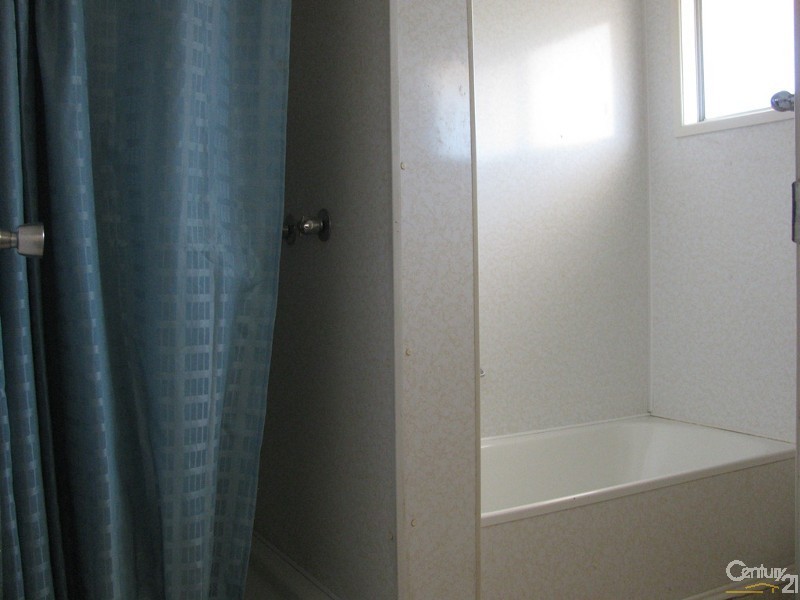 15 Brock Crescent, Dysart QLD 4745