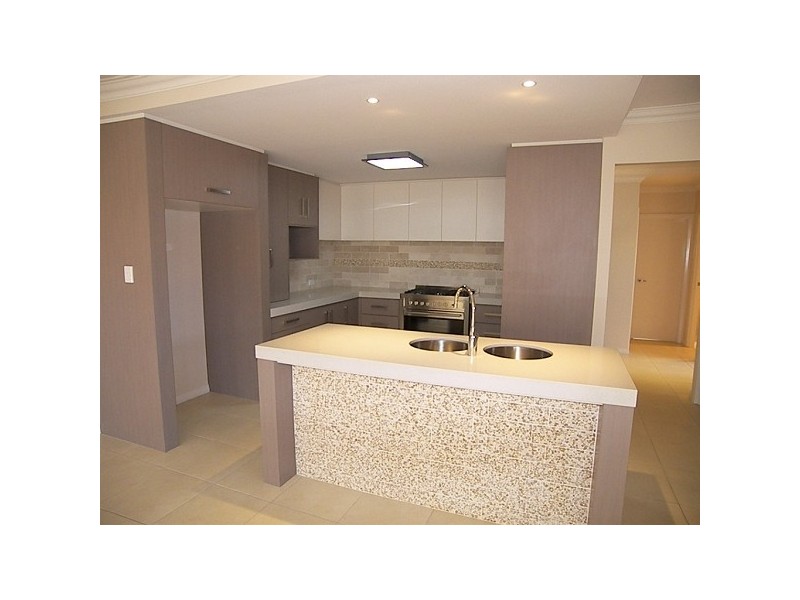 15 McCallum Court, Middle Ridge QLD 4350
