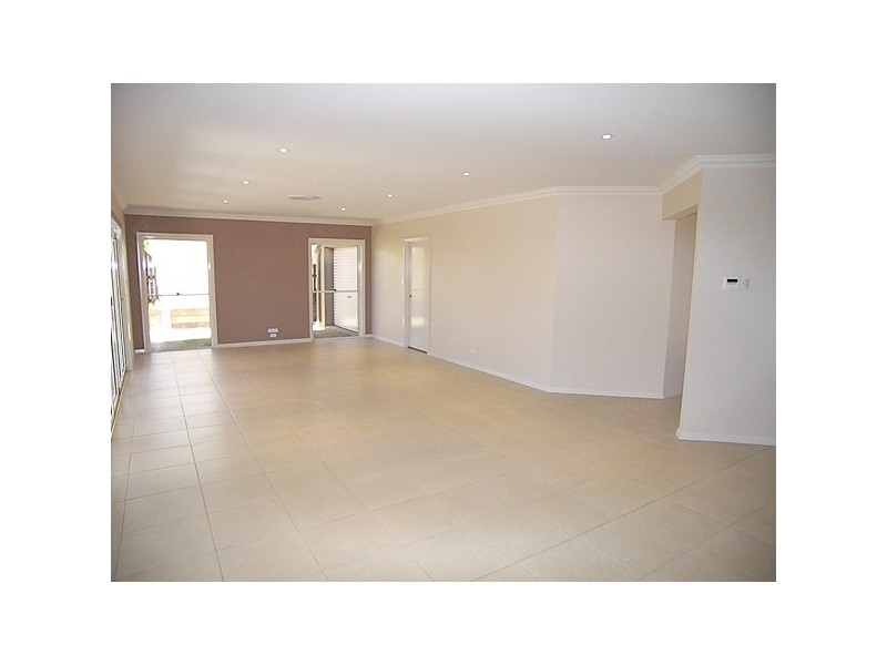 15 McCallum Court, Middle Ridge QLD 4350