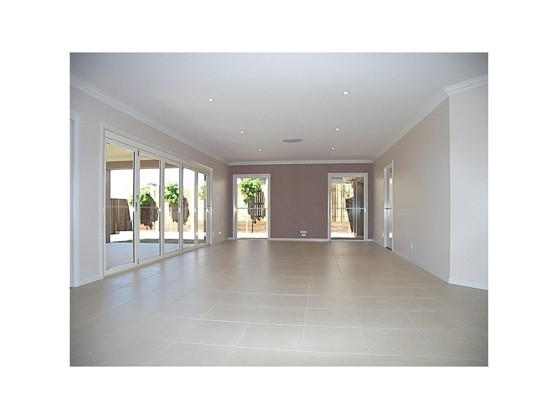 15 McCallum Court, Middle Ridge QLD 4350