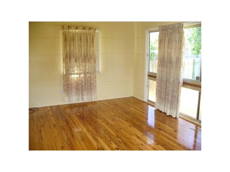 17 Tynedale Avenue, Newtown QLD 4350