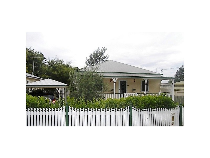 72a Jellicoe Street, Mount Lofty QLD 4350