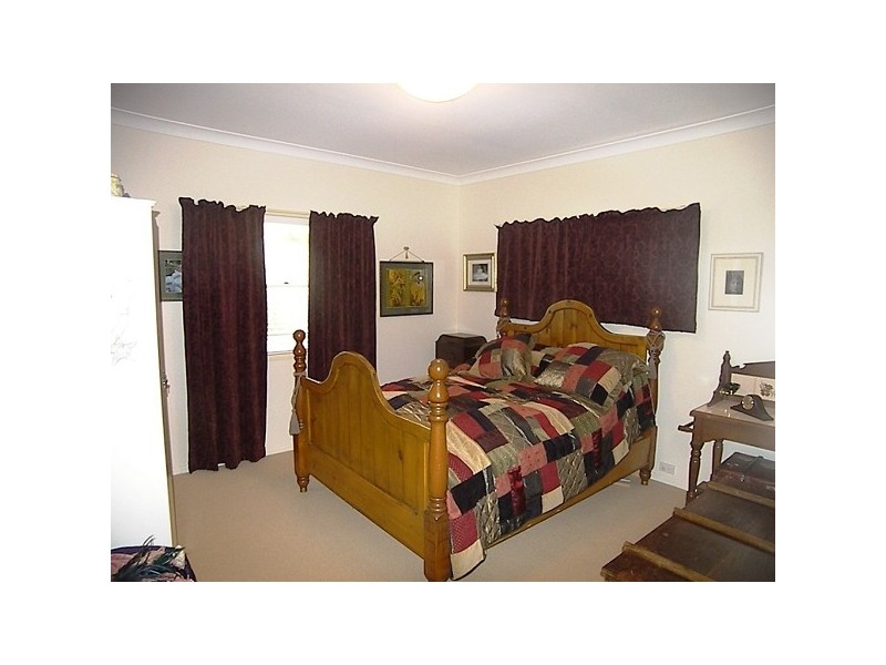 72a Jellicoe Street, Mount Lofty QLD 4350