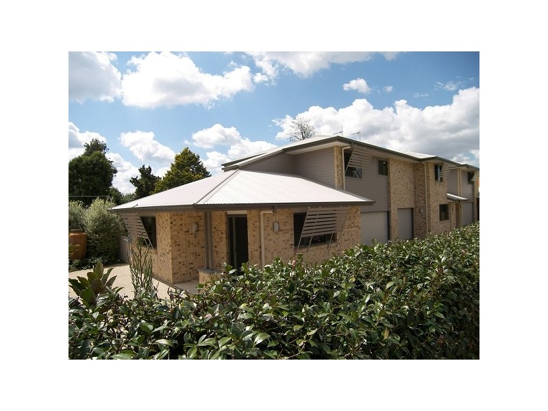 Centenary Heights QLD 4350