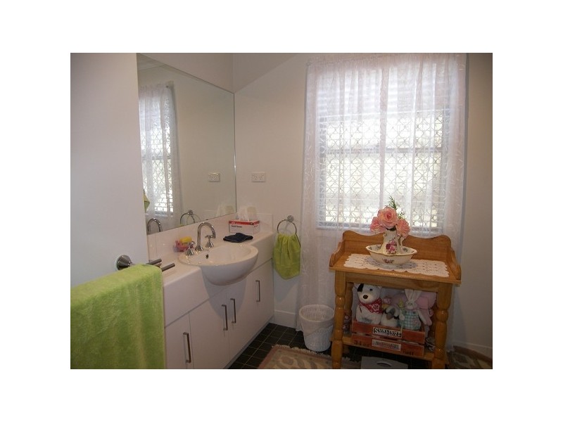 Centenary Heights QLD 4350