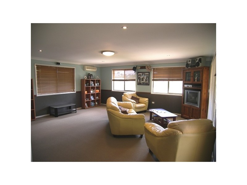 7 Mollison Court, Wilsonton QLD 4350