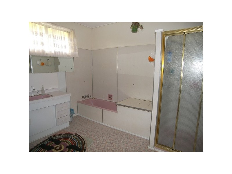19 Farr Street, Kearneys Spring QLD 4350