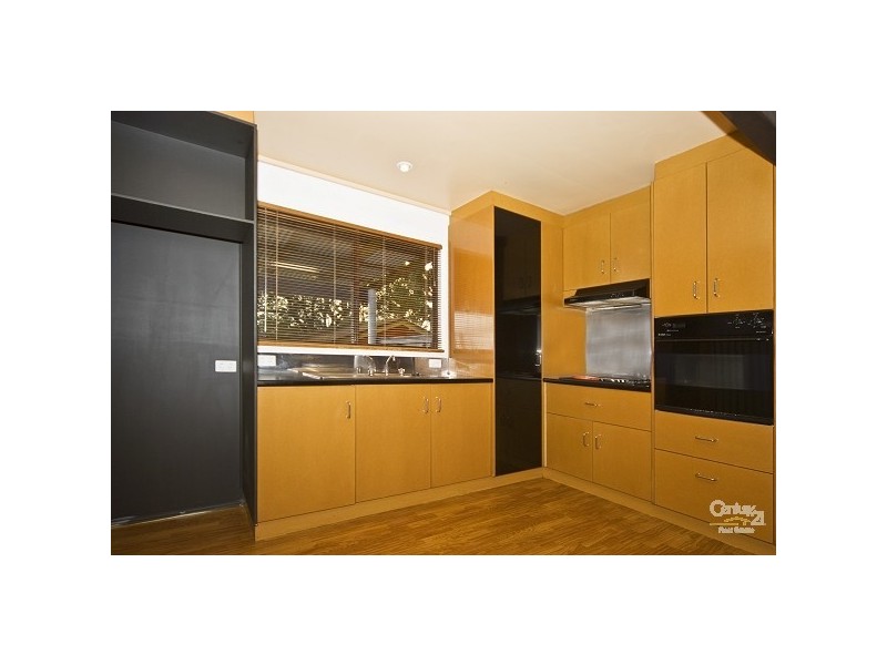 13 Mary Street, Mount Lofty QLD 4350