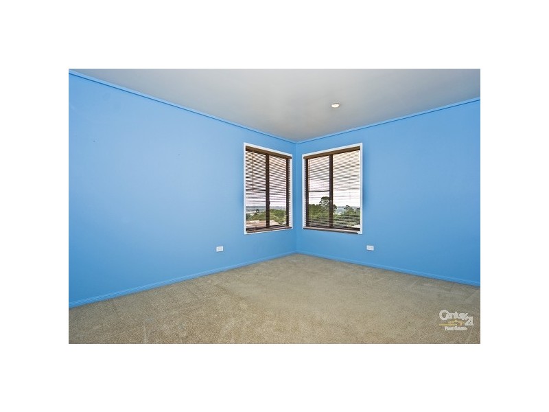 13 Mary Street, Mount Lofty QLD 4350