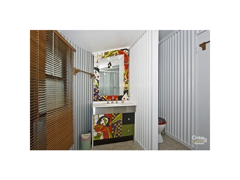 13 Mary Street, Mount Lofty QLD 4350