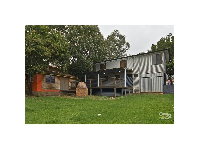 13 Mary Street, Mount Lofty QLD 4350