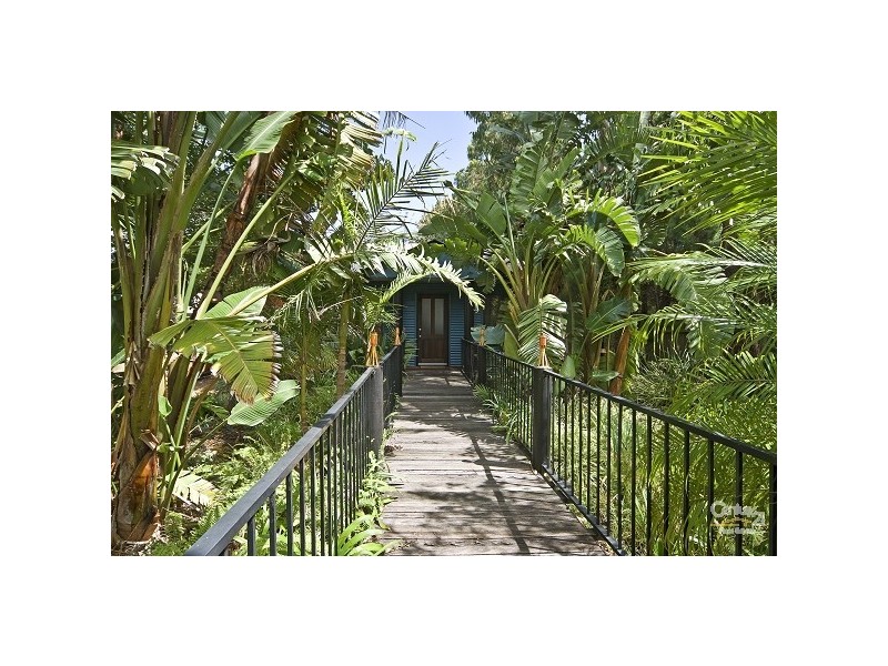 13 Mary Street, Mount Lofty QLD 4350