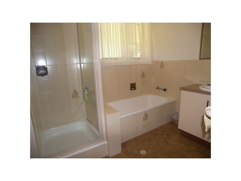 10 Hampton Road, Toowoomba QLD 4350