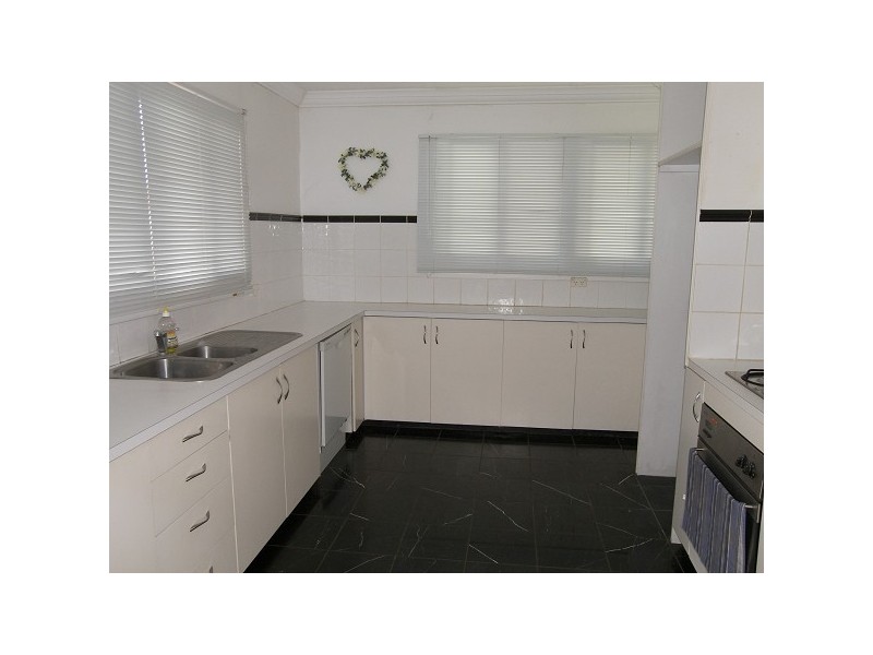 Centenary Heights QLD 4350