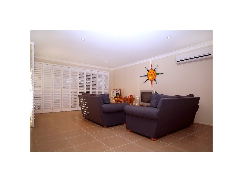 6 Jacaranda Court, Westbrook QLD 4350