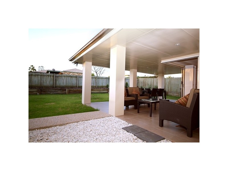 6 Jacaranda Court, Westbrook QLD 4350