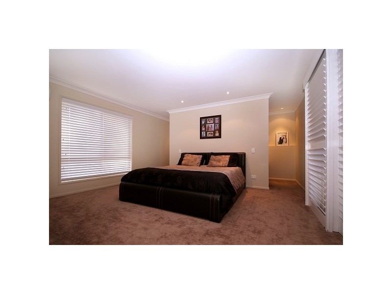 6 Jacaranda Court, Westbrook QLD 4350