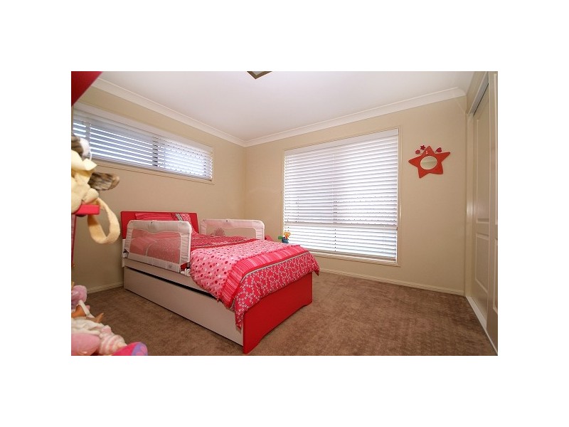 6 Jacaranda Court, Westbrook QLD 4350