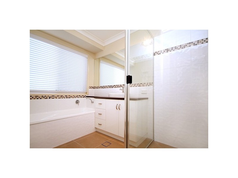 6 Jacaranda Court, Westbrook QLD 4350