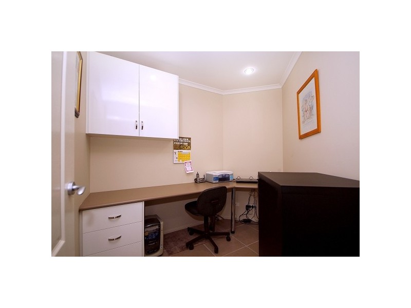 6 Jacaranda Court, Westbrook QLD 4350