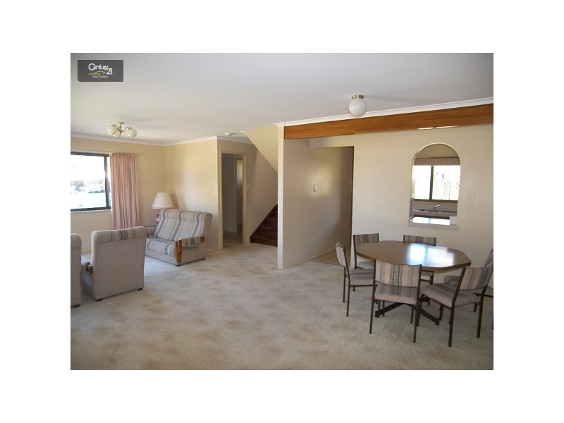 9/369 Margaret Street, Newtown QLD 4350