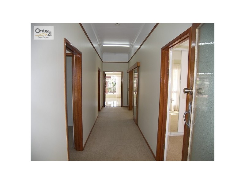 345 Margaret Street, Newtown QLD 4350