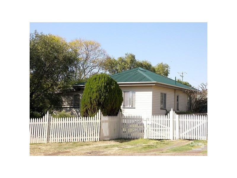 18 Tighe Street, Newtown QLD 4350